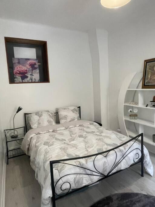 Cosy Apartment In Paris Saint-Ouen  Exteriör bild